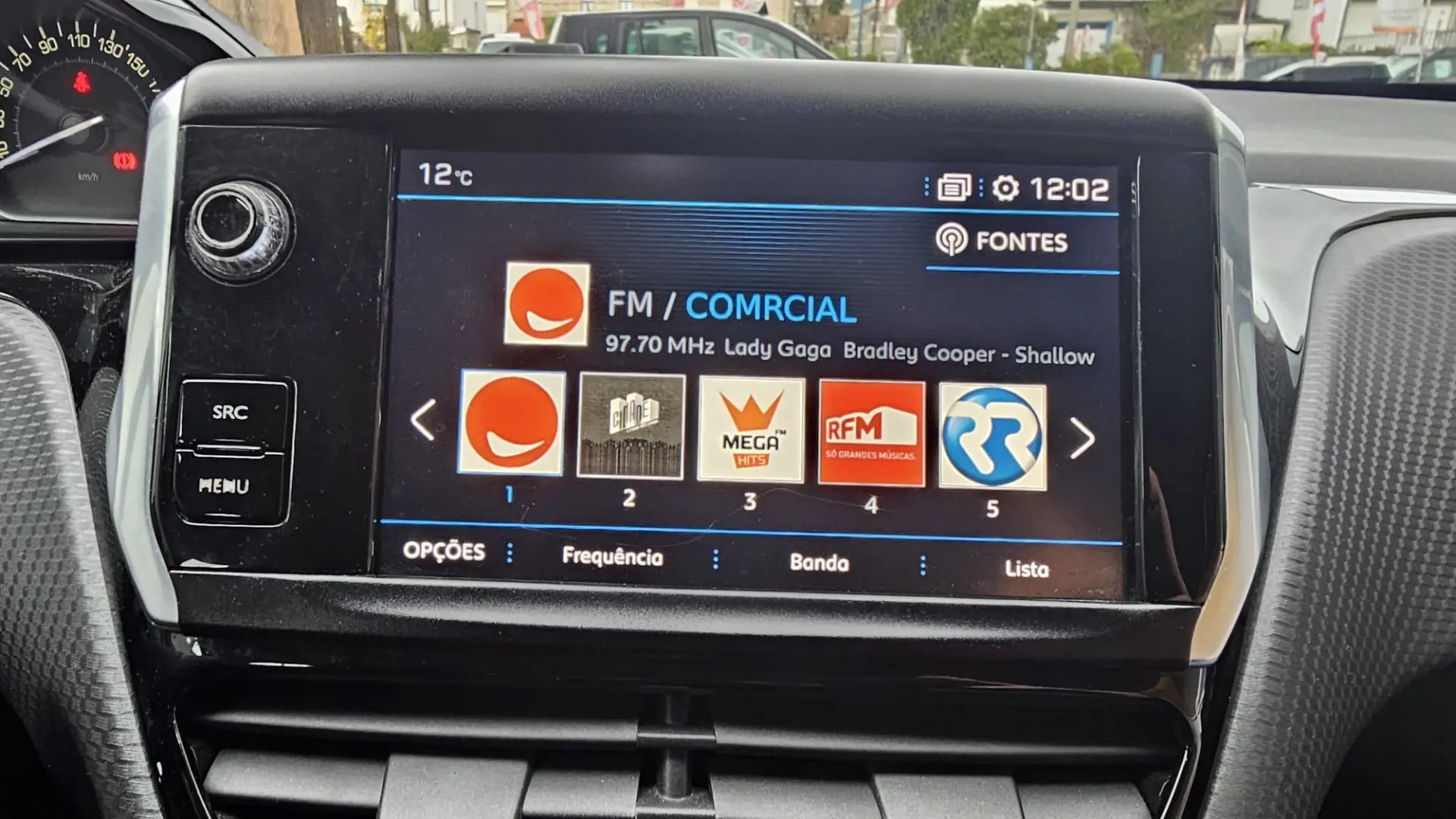Peugeot 2008 1.2 PureTech Signature 37