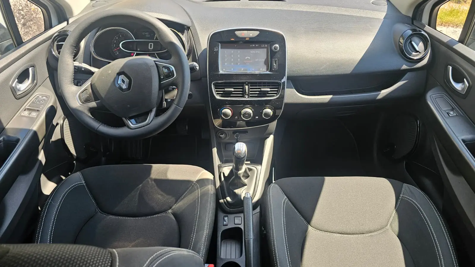 Renault Clio Sport Tourer 23