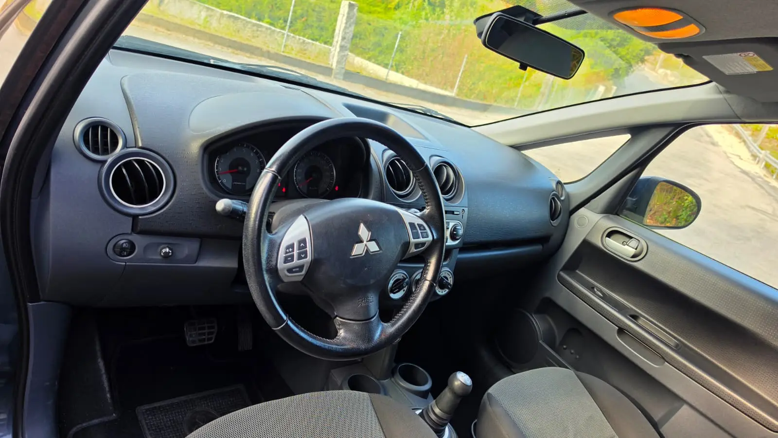 Mitsubishi Colt 1.3 Invite CA 29