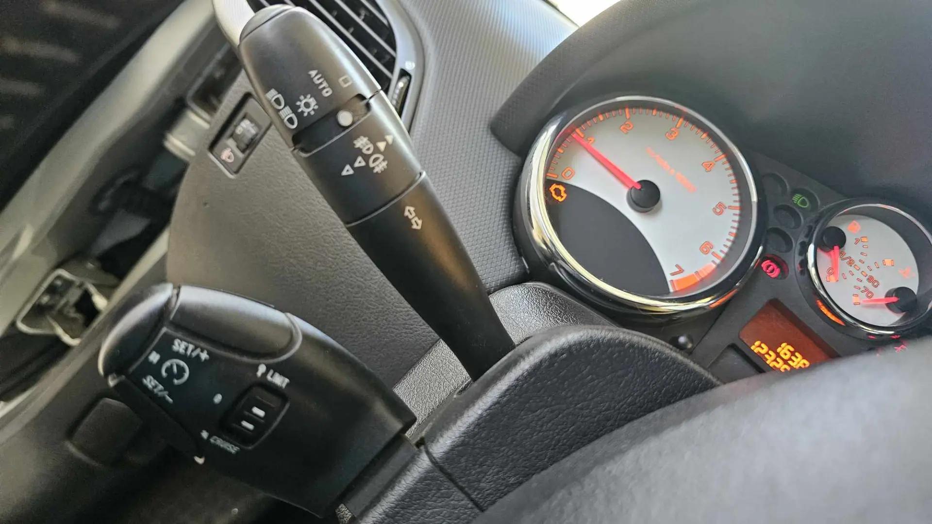 Peugeot 207 SW 1.4 VTi Sportium 44