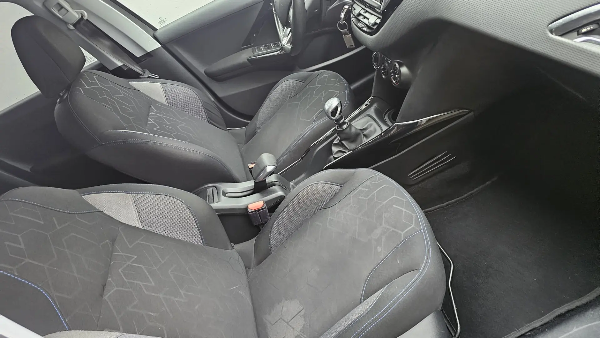 Peugeot 2008 1.2 PureTech Signature 45