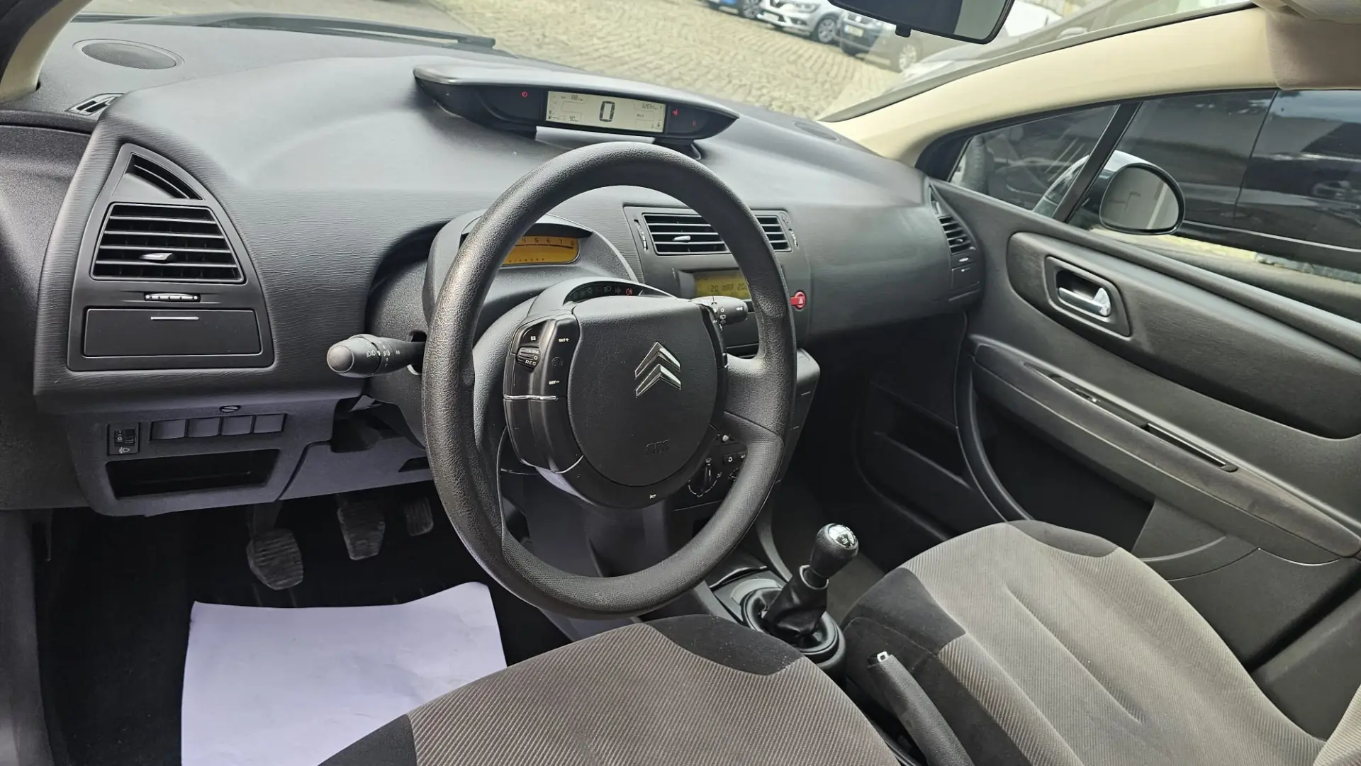 Citroen C4 1.4 16V SX 21