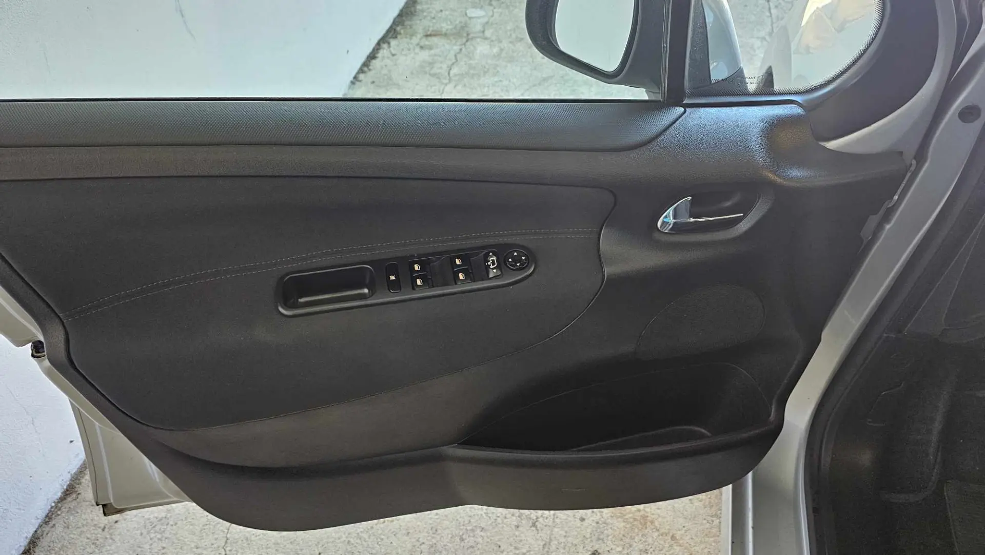 Peugeot 207 SW 1.4 VTi Sportium 46