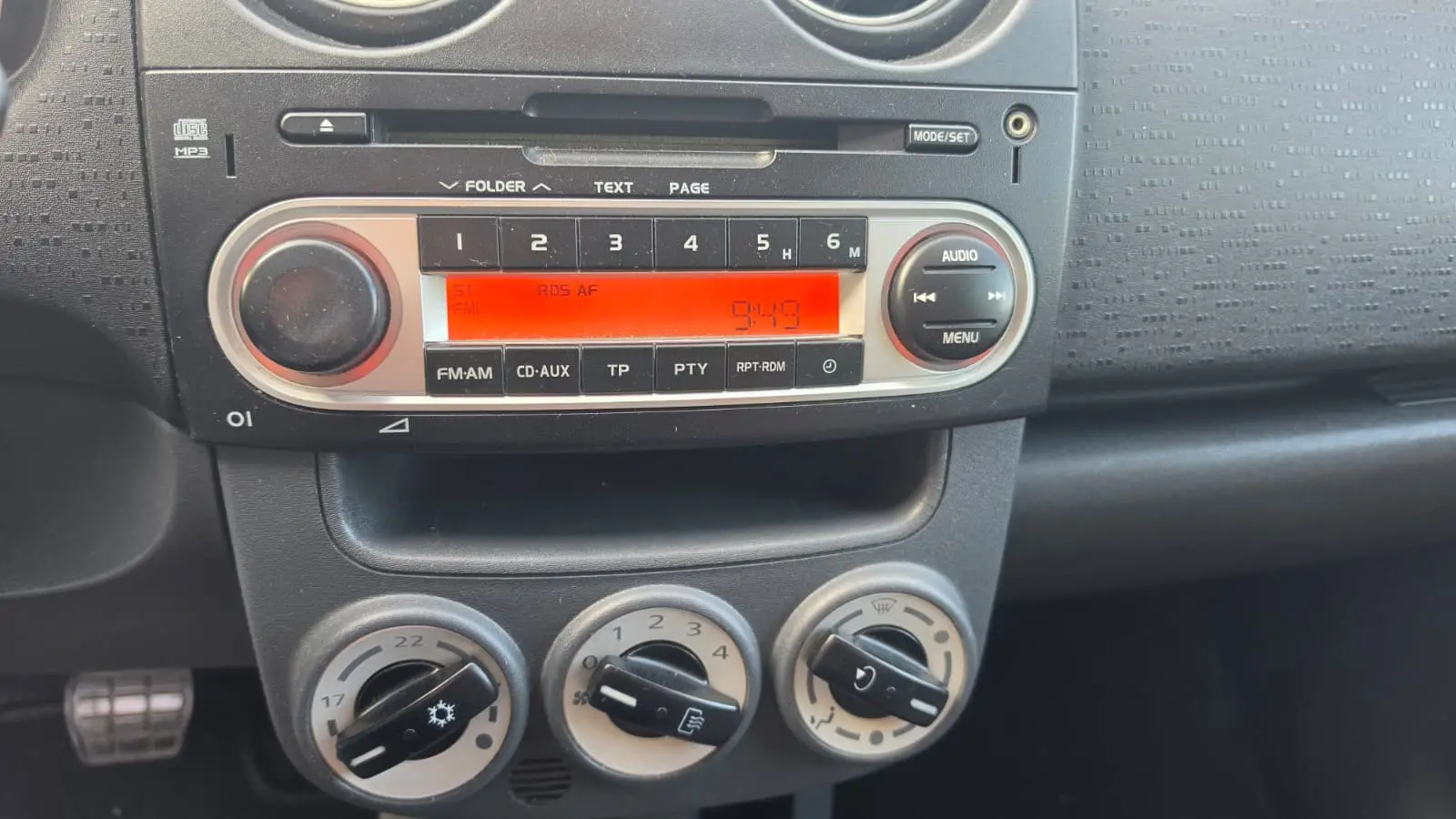 Mitsubishi Colt 1.3 Invite CA 27