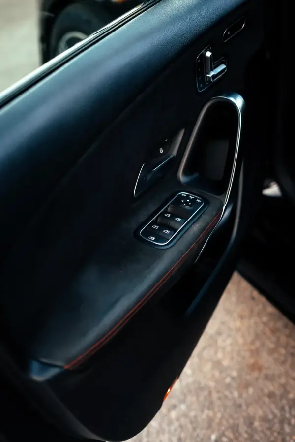 Mercedes-Benz A 180 d 7G-DCT AMG Line 14