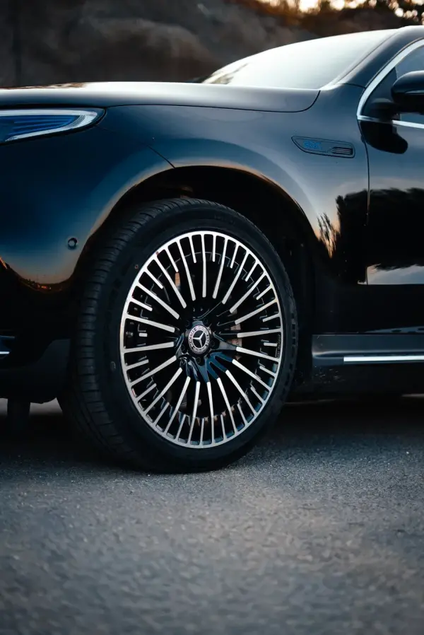 Mercedes-Benz EQC 400 4Matic AMG Line 25