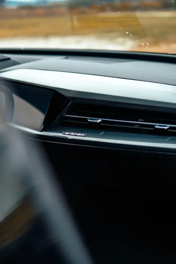 Audi Q4 e-tron 45 quattro 9