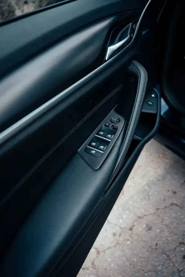 BMW 530 e Pack Desportivo M 7