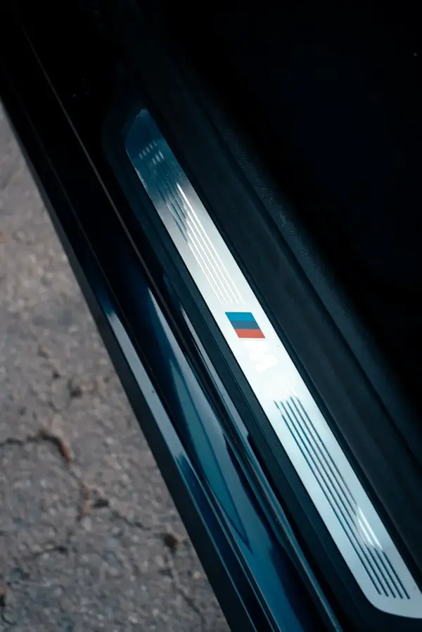 BMW 530 e Pack Desportivo M 6