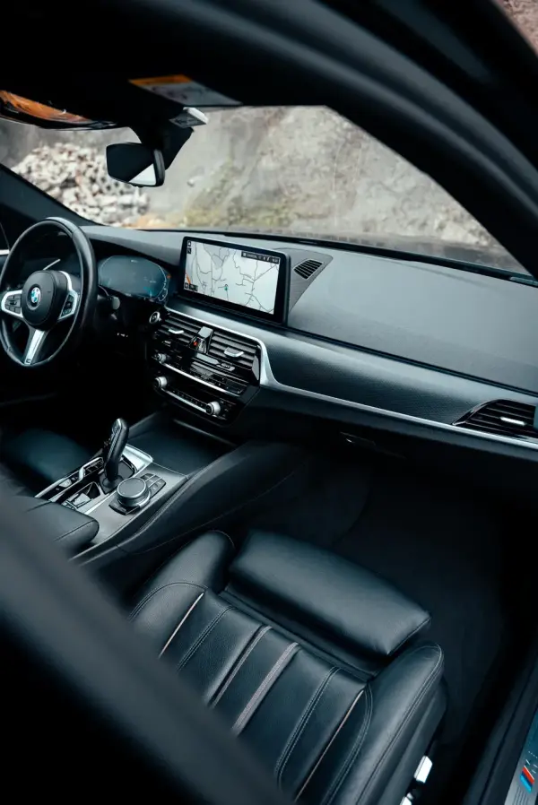 BMW 530 e Pack Desportivo M 14