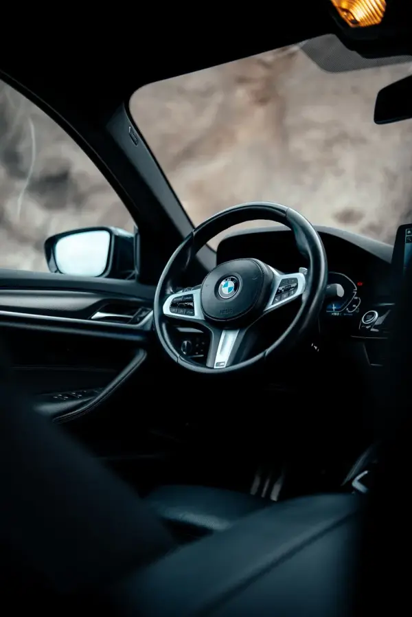 BMW 530 e Pack Desportivo M 17