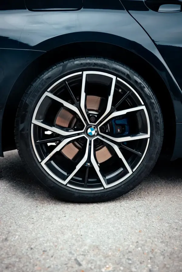 BMW 530 e Pack Desportivo M 26