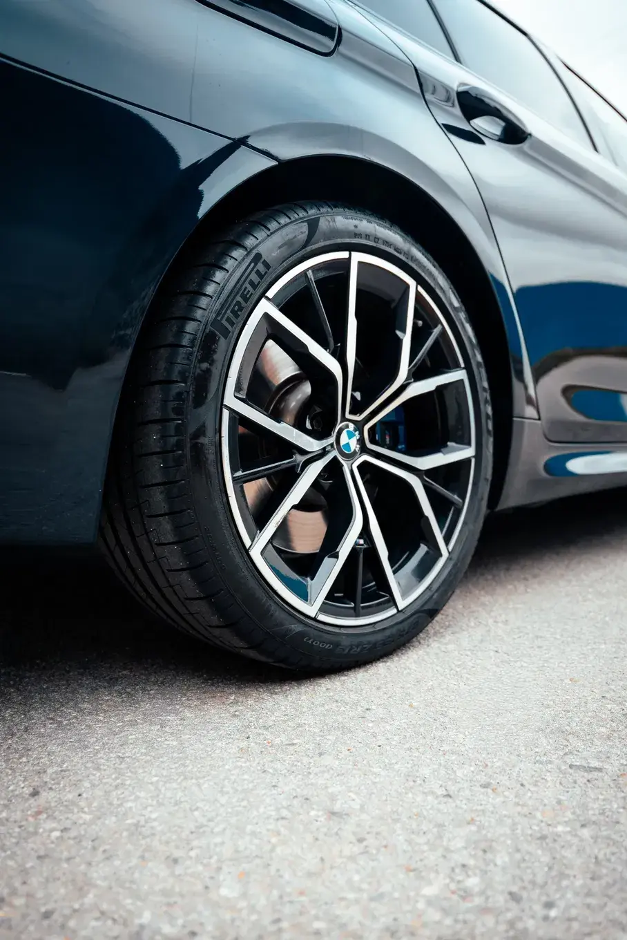 BMW 530 e Pack Desportivo M 25