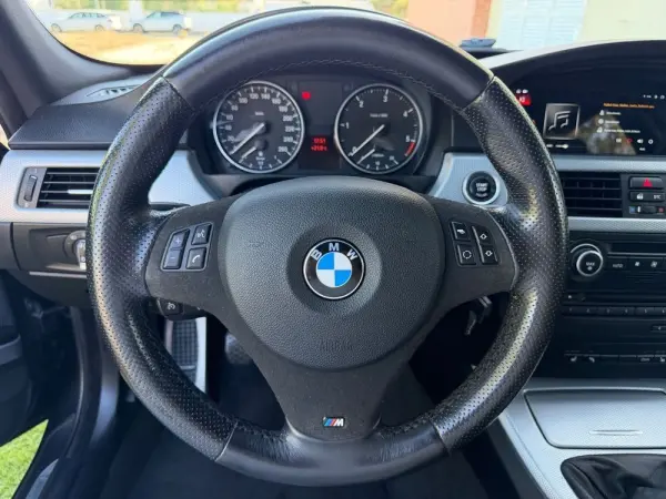 BMW 318 d Navigation Sport 8