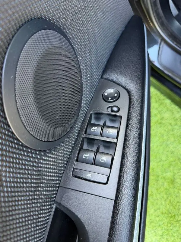 BMW 318 d Navigation Sport 18