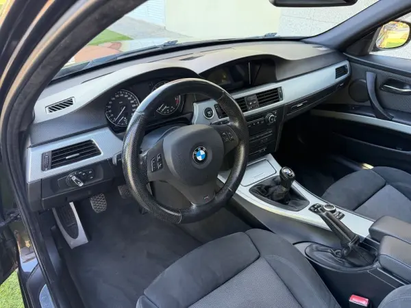 BMW 318 d Navigation Sport 19