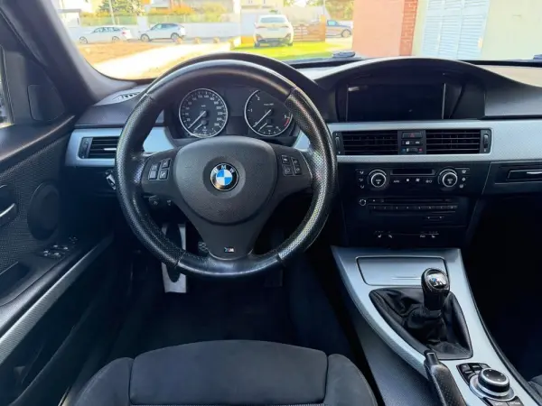 BMW 318 d Navigation Sport 35