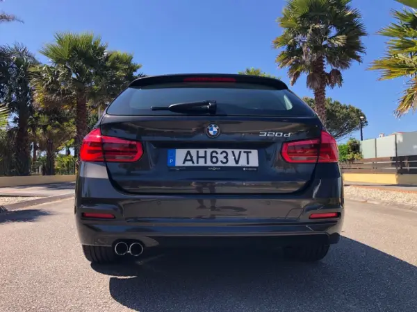 BMW 320 d Sport-Aut. Efficient Dynamics Edition Sport Line 2
