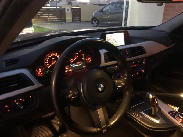 BMW 320 d Sport-Aut. Efficient Dynamics Edition Sport Line 19