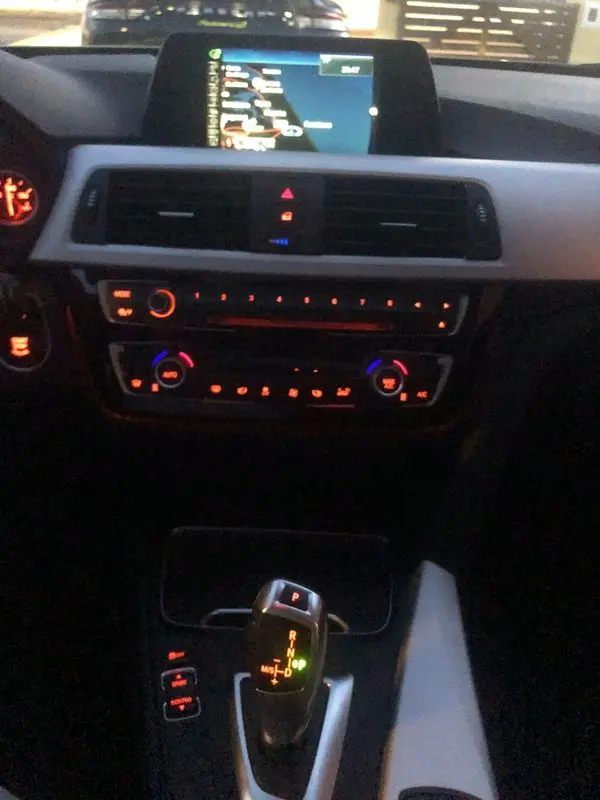 BMW 320 d Sport-Aut. Efficient Dynamics Edition Sport Line 23