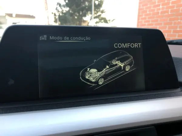 BMW 320 d Sport-Aut. Efficient Dynamics Edition Sport Line 33