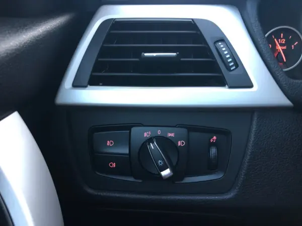 BMW 320 d Sport-Aut. Efficient Dynamics Edition Sport Line 49