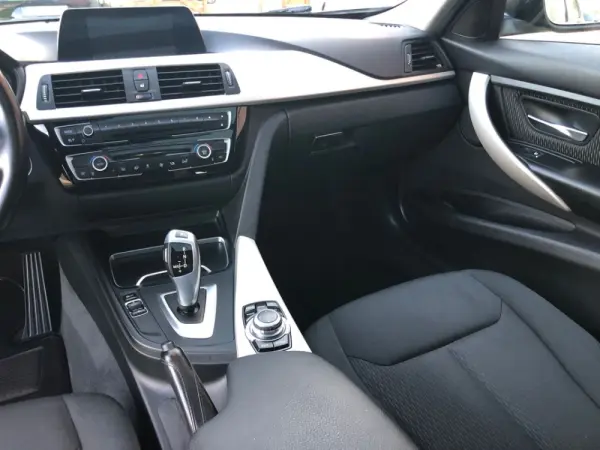BMW 320 d Sport-Aut. Efficient Dynamics Edition Sport Line 56