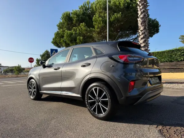 Ford Puma 1.0 EcoBoost Hybrid TITANIUM 52