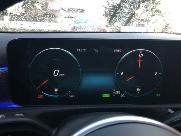 Mercedes-Benz A 250 e Progressive 26