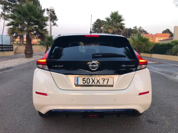 Nissan Leaf Tekna Two Tone 4