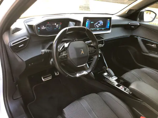 Peugeot e-2008 GT+ 30