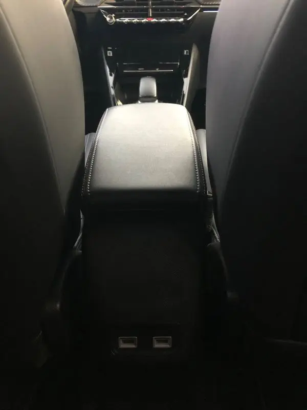 Peugeot e-2008 GT+ 38