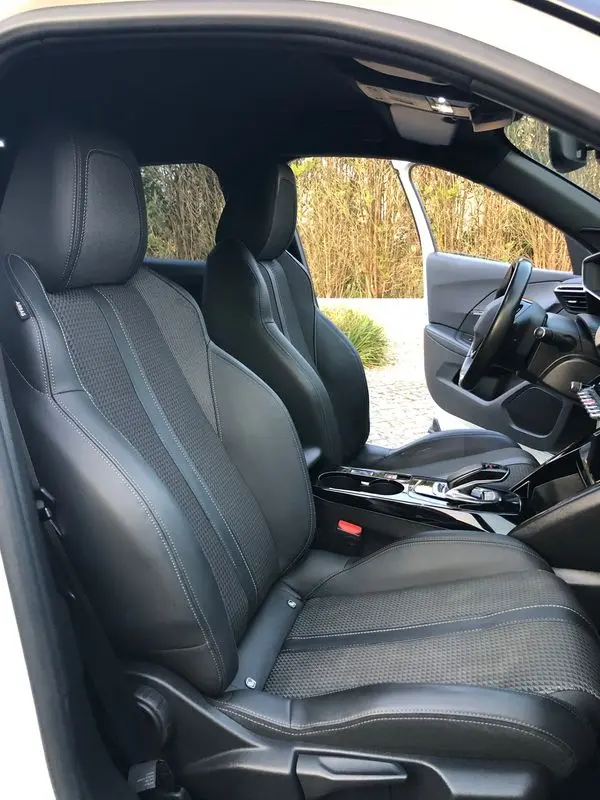 Peugeot e-2008 GT+ 40