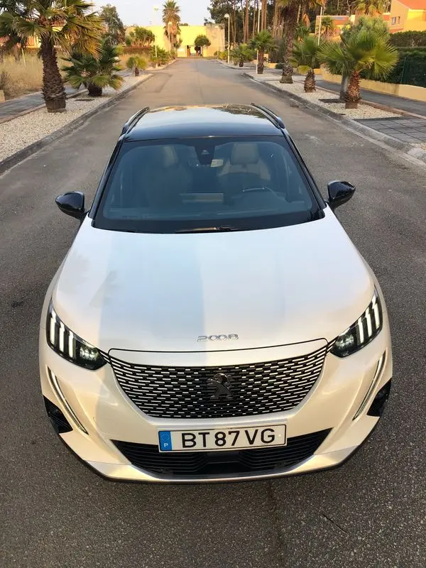 Peugeot e-2008 GT+ 52