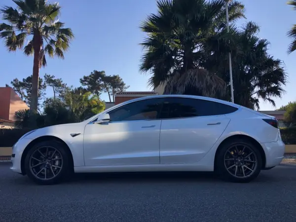 Tesla Model 3 Standard Range Plus RWD 4