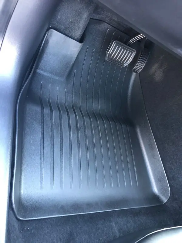 Tesla Model 3 Standard Range Plus RWD 11