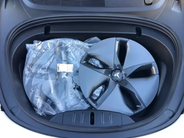 Tesla Model 3 Standard Range Plus RWD 17