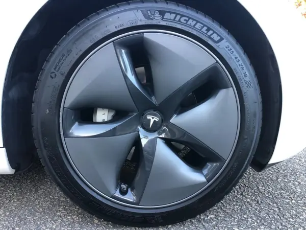 Tesla Model 3 Standard Range Plus RWD 21