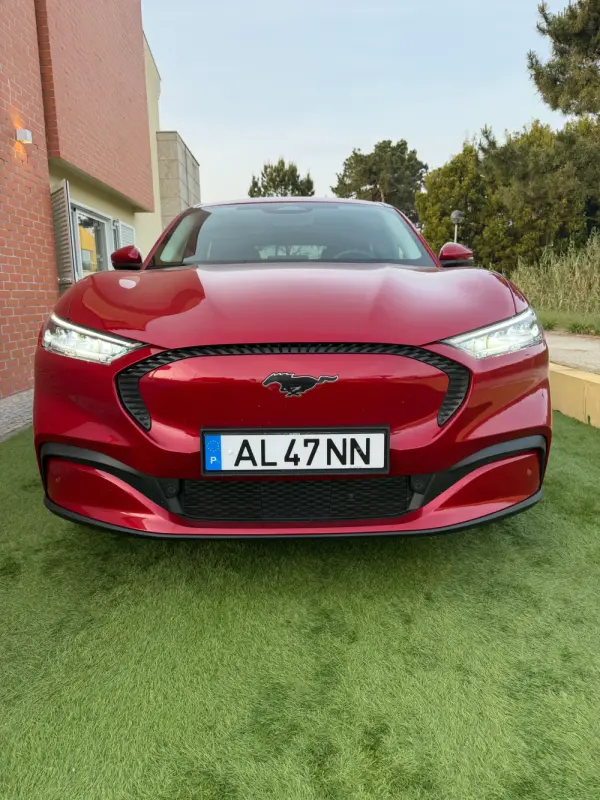Ford Mustang Mach-E Standard • 75,7 kWh • 294 CV 1