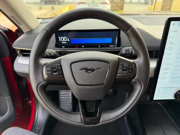 Ford Mustang Mach-E Standard • 75,7 kWh • 294 CV 39