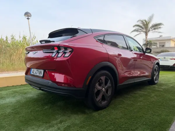 Ford Mustang Mach-E Standard • 75,7 kWh • 294 CV 49