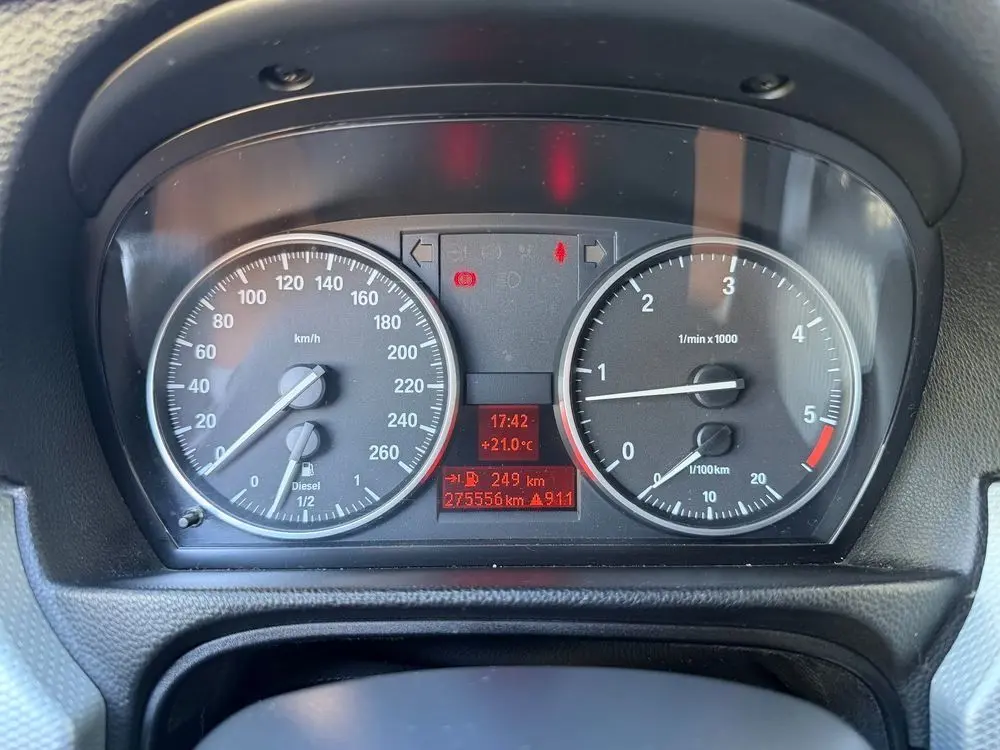 BMW 318 d Navigation Sport 14