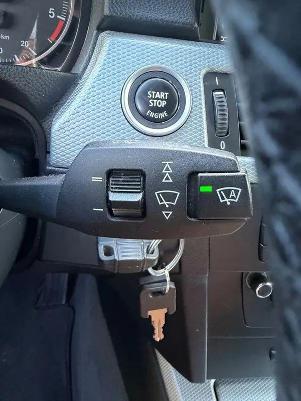 BMW 318 d Navigation Sport 32