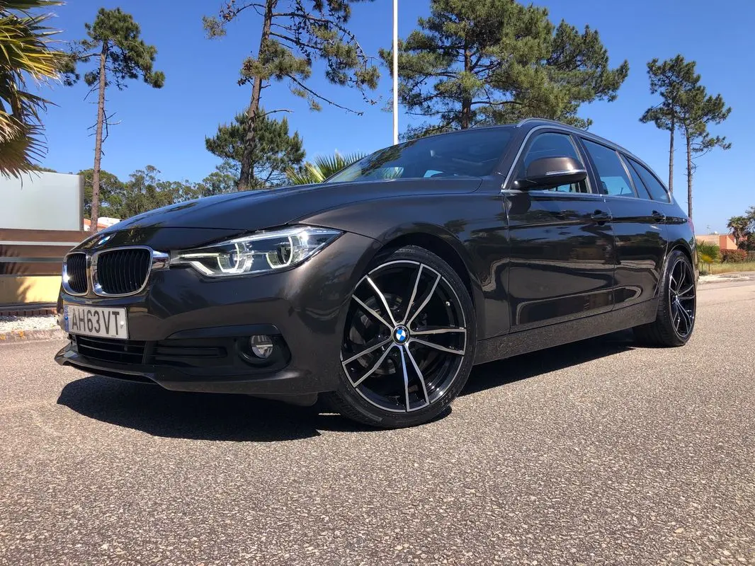 BMW 320 d Sport-Aut. Efficient Dynamics Edition Sport Line 1
