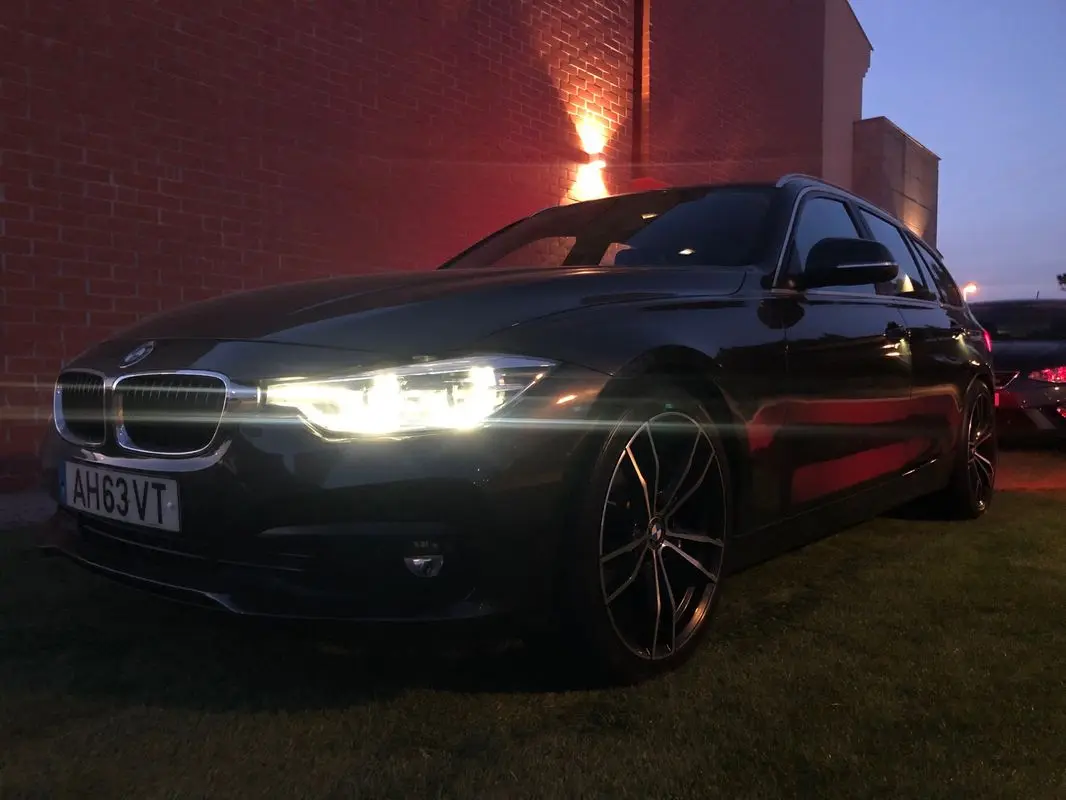 BMW 320 d Sport-Aut. Efficient Dynamics Edition Sport Line 17