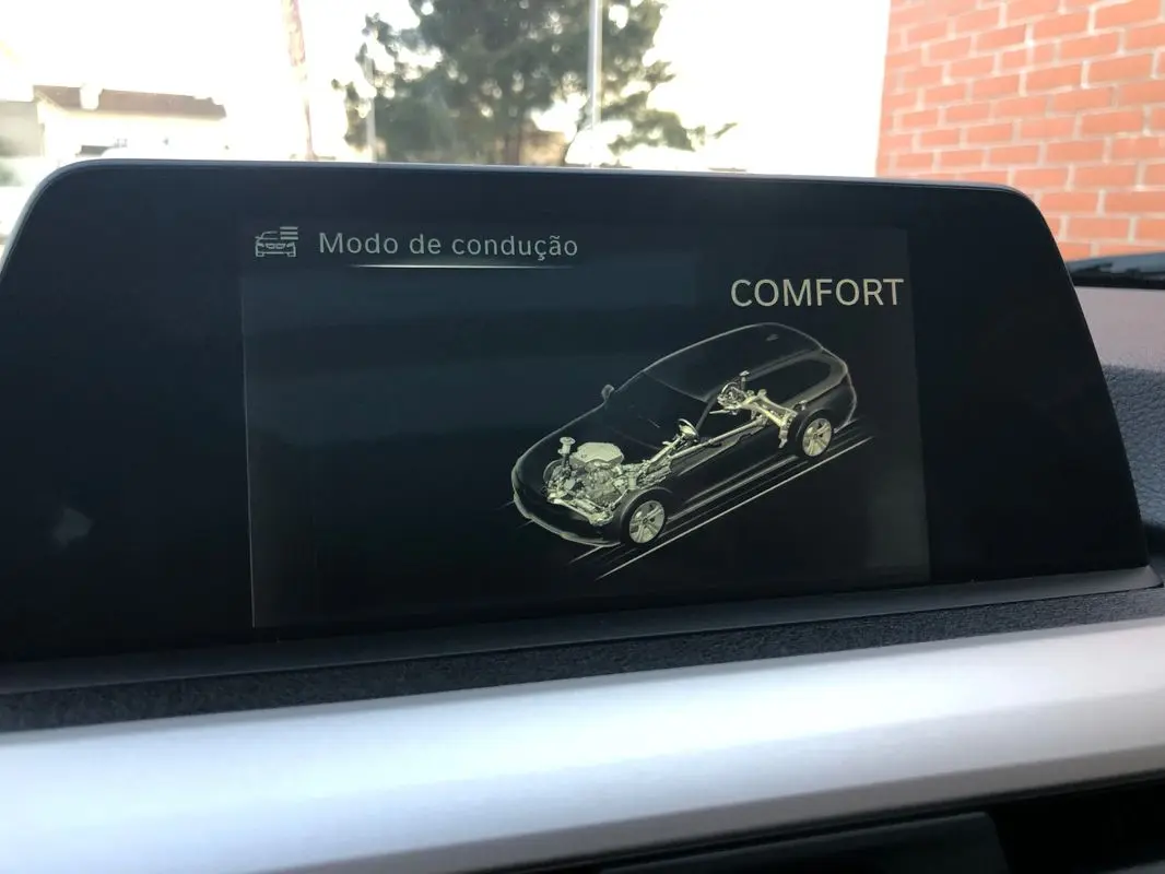 BMW 320 d Sport-Aut. Efficient Dynamics Edition Sport Line 33