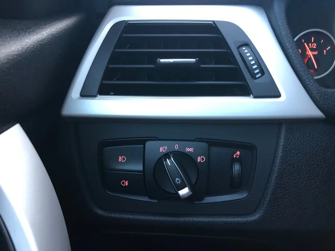 BMW 320 d Sport-Aut. Efficient Dynamics Edition Sport Line 49