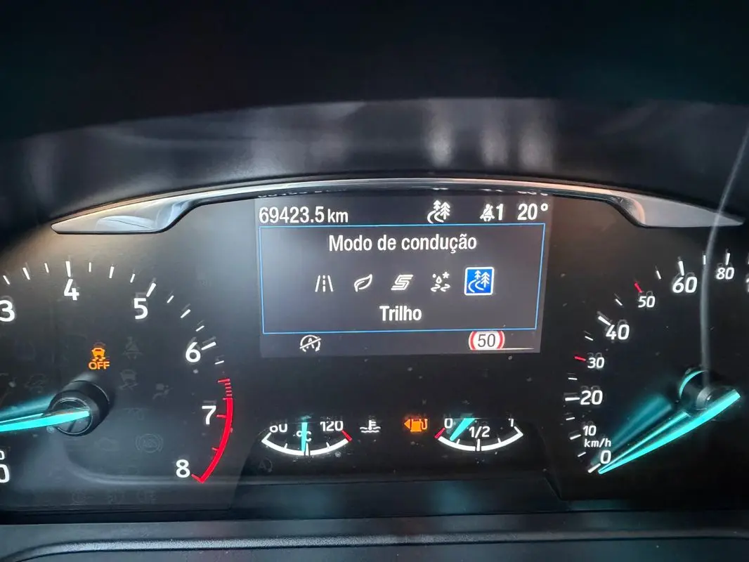 Ford Puma 1.0 EcoBoost Hybrid TITANIUM 26