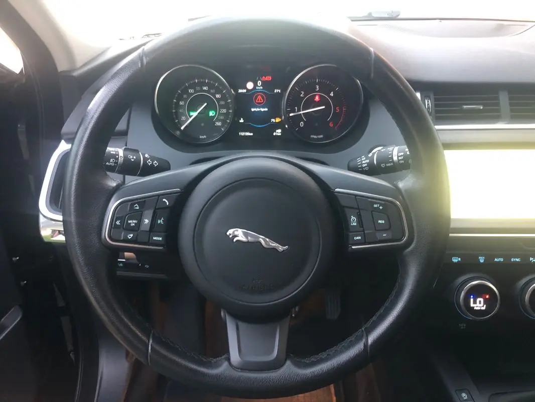 Jaguar E-Pace 2.0 i4D S 9