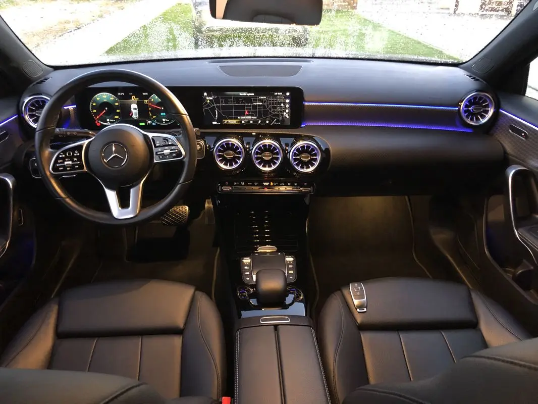 Mercedes-Benz A 250 e Progressive 2